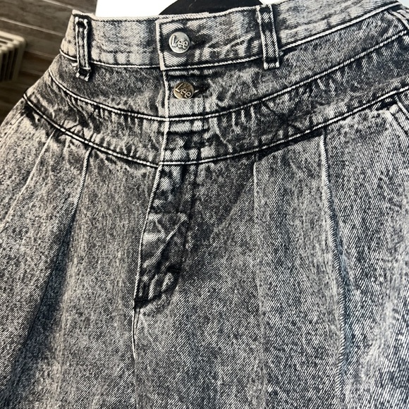 Vintage Lee Made in USA “Mom” High waisted Jean button fly - Picture 5 of 10